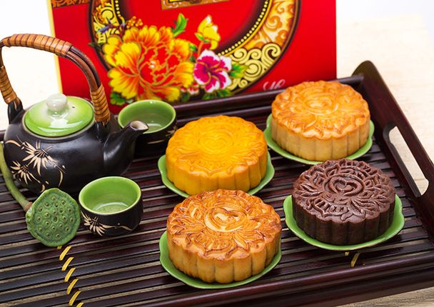 Bat Trang Tea set with Bamboo Pattern and Bamboo Tray MNV-TS062-2