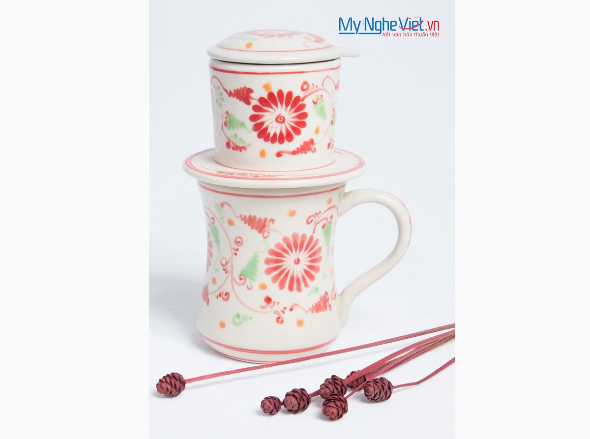 Pottery Coffee Filter (Dripper) with Red Chrysanthemum Pattern MNV-CFC02