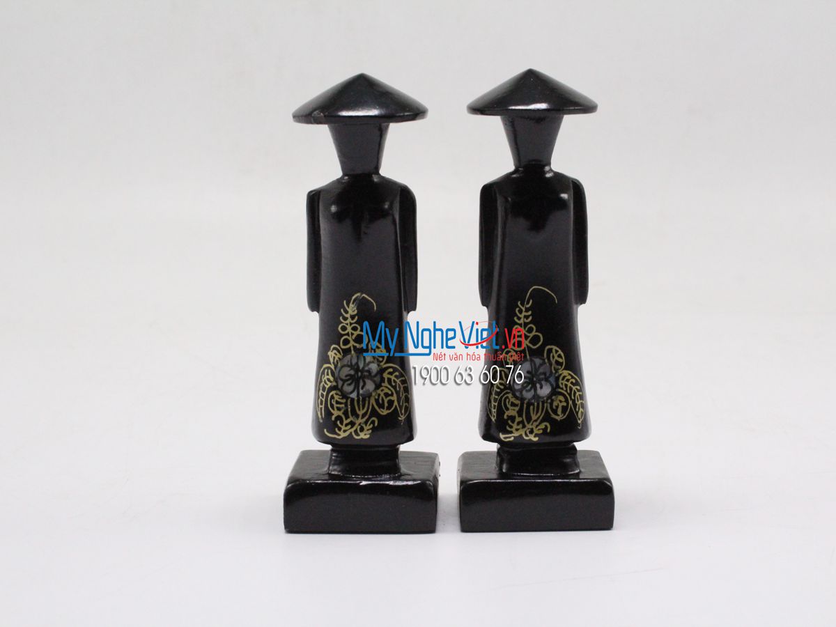 Vietnamese Girl in Ao Dai Lacquer Painting Statue MNV-T001