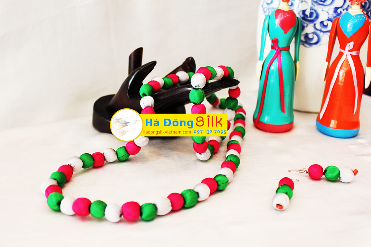 Silk Thread Necklace - MNV-BVSM01